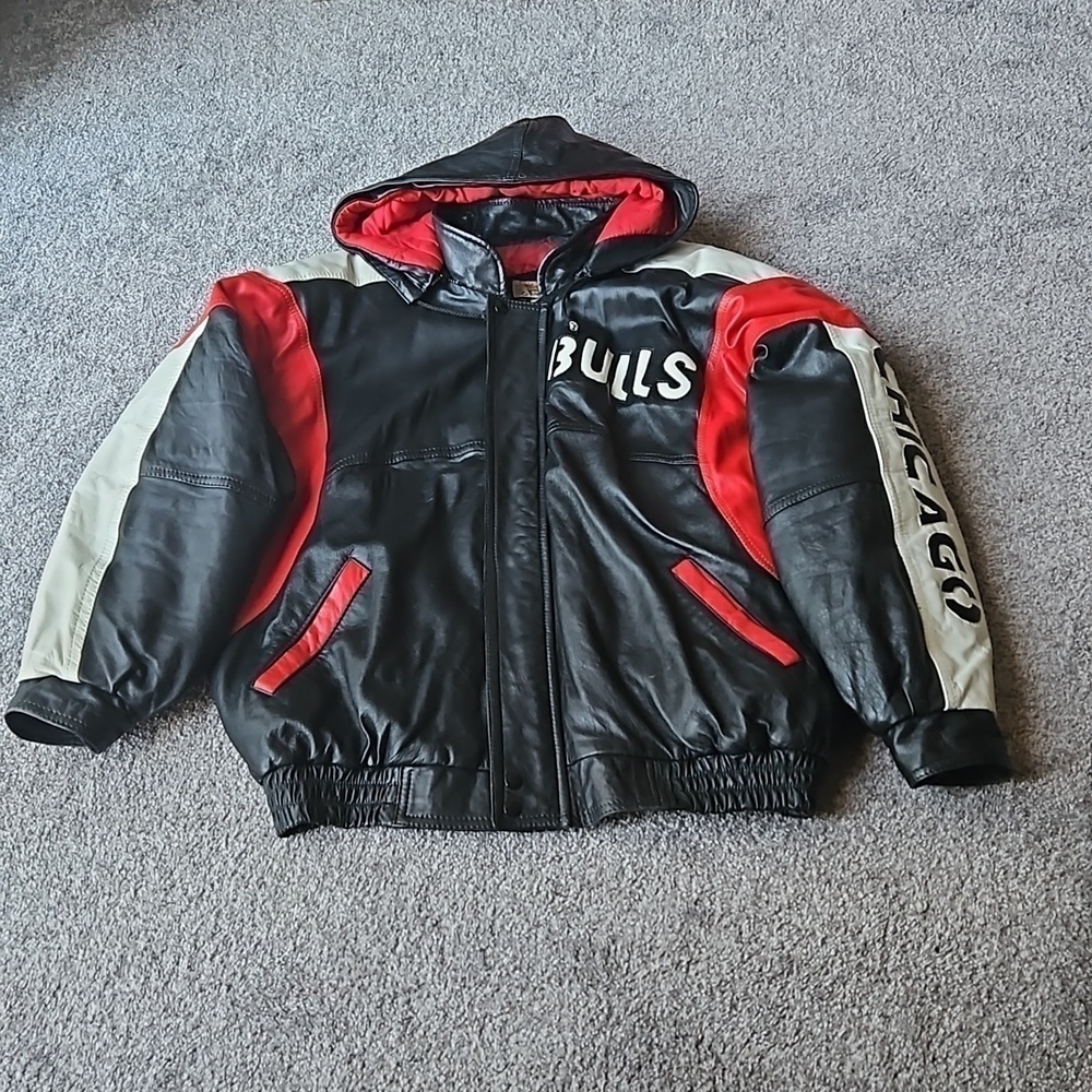 Yellow Wings Men's 100% Leather Styled in Italy Chicago Bulls Jacket  Pre-owned